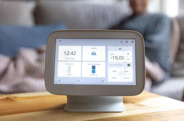 Een thermostaat die op 19 graden staat ingesteld.