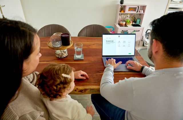 Een stel doet de Verbetercheck op Verbeterjehuis.nl
